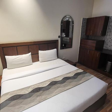 Uds Villa Scandinavian B&B - Next To Vfs New Delhi Luaran gambar