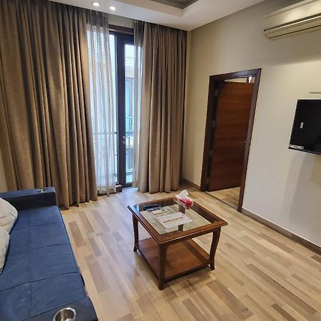 Uds Villa Scandinavian B&B - Next To Vfs New Delhi Luaran gambar