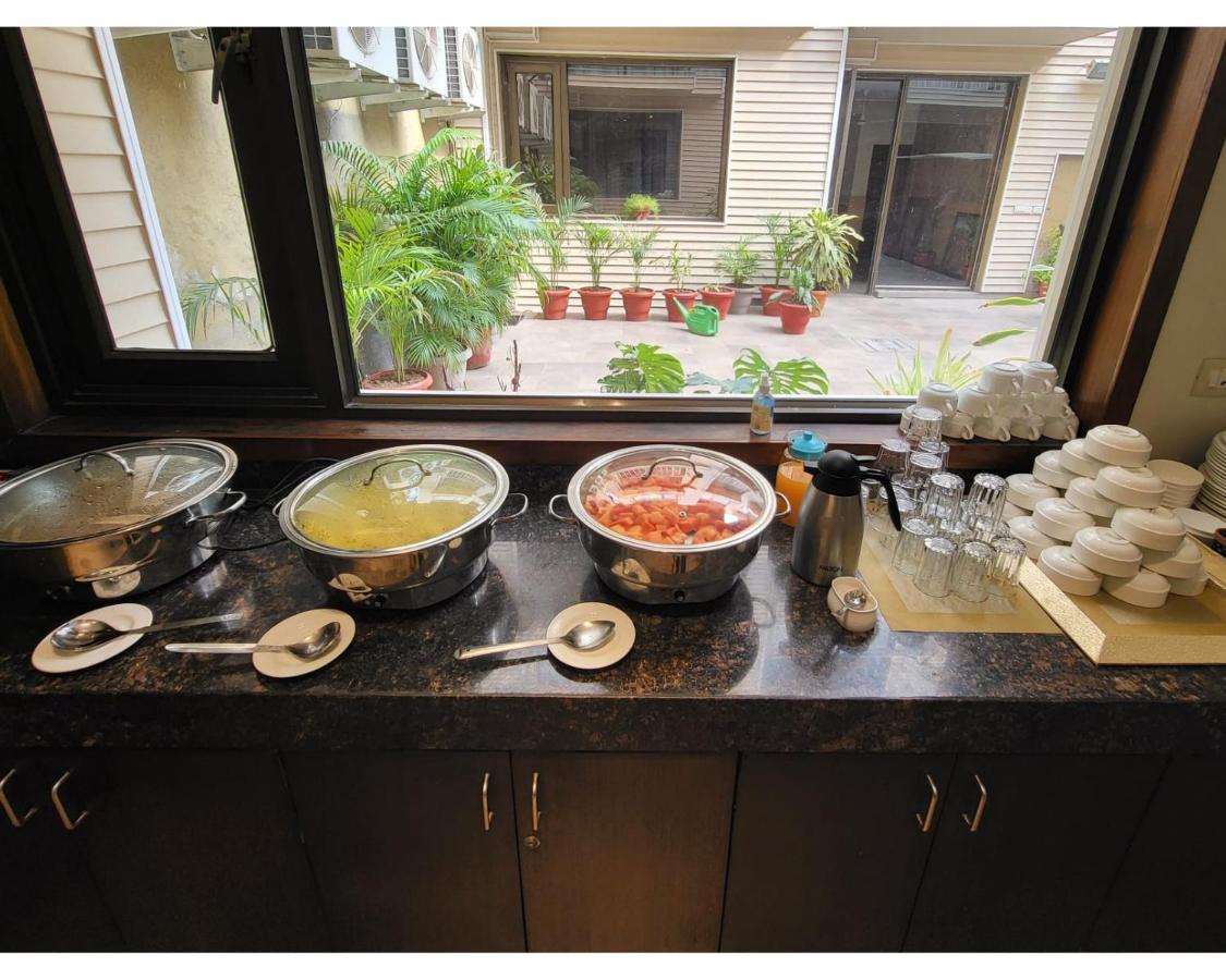 Uds Villa Scandinavian B&B - Next To Vfs New Delhi Luaran gambar