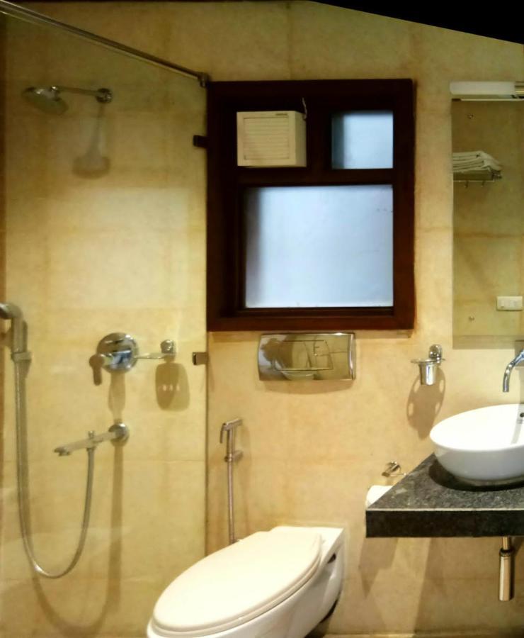 Uds Villa Scandinavian B&B - Next To Vfs New Delhi Luaran gambar