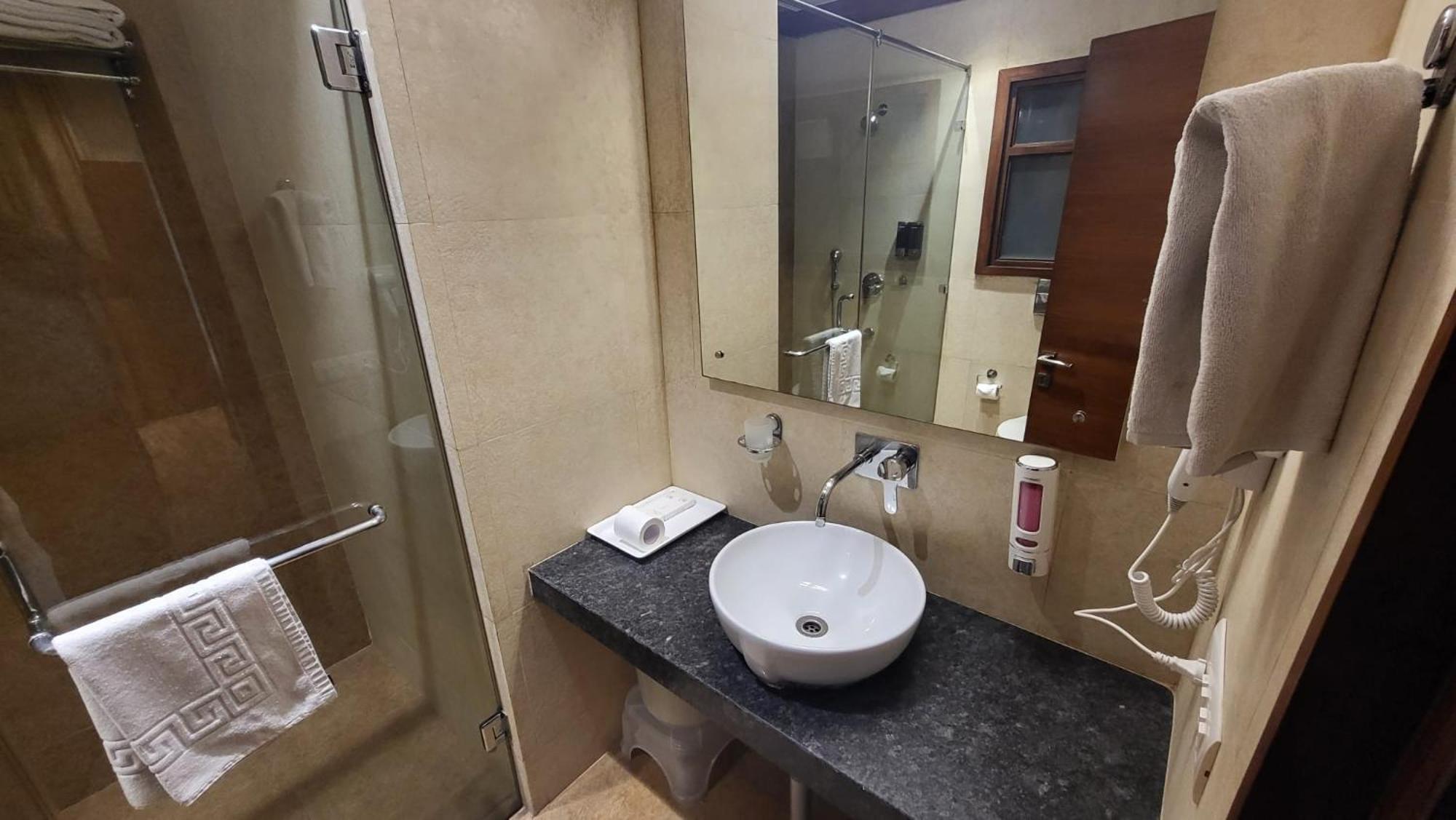 Uds Villa Scandinavian B&B - Next To Vfs New Delhi Luaran gambar
